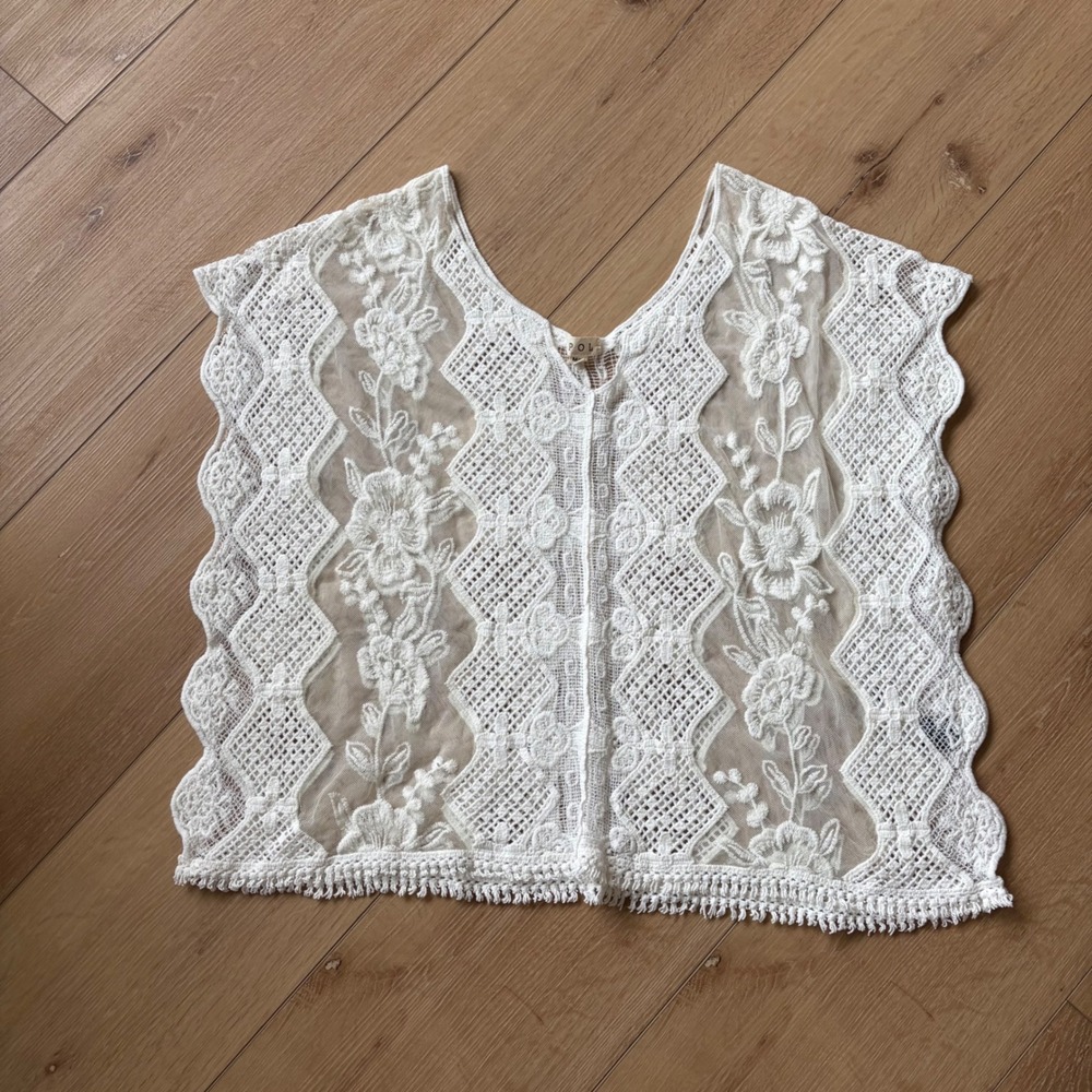 POL White Lace Crochet Floral Mesh Boho Top Scalloped Fringe size medium large
